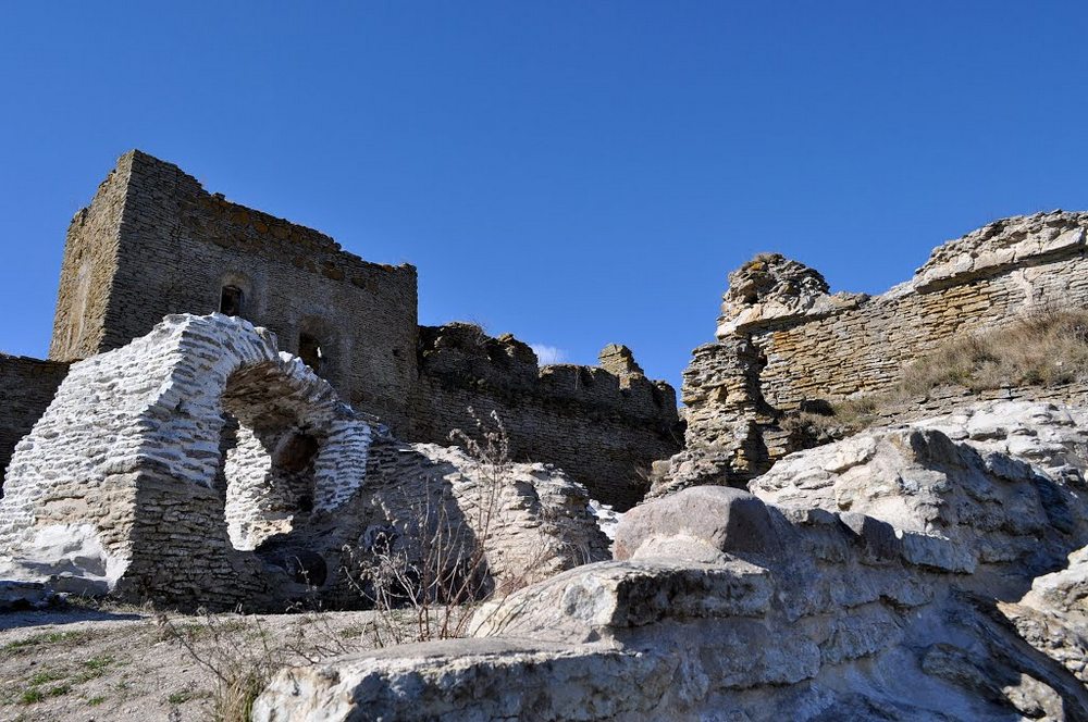 Руины замка Тоолсе, Эстония