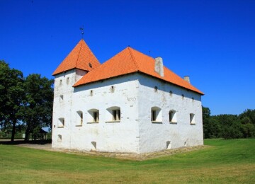 Замок Пуртсе в Эстонии