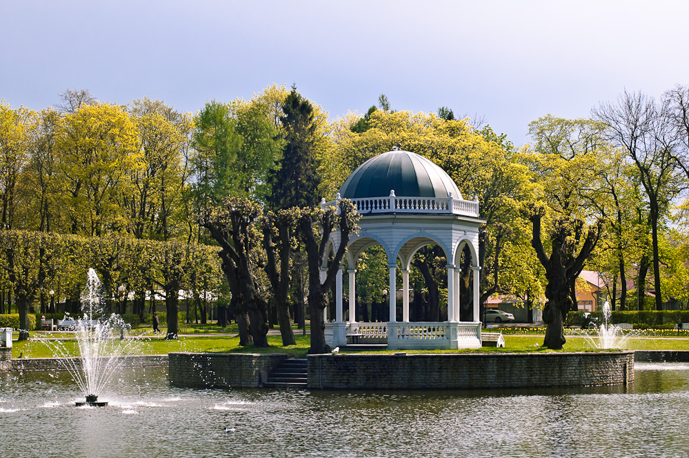 Лебединый пруд в парке Кадриорг