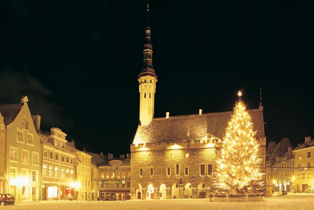 Таллинская Ратуша в новогодние праздники