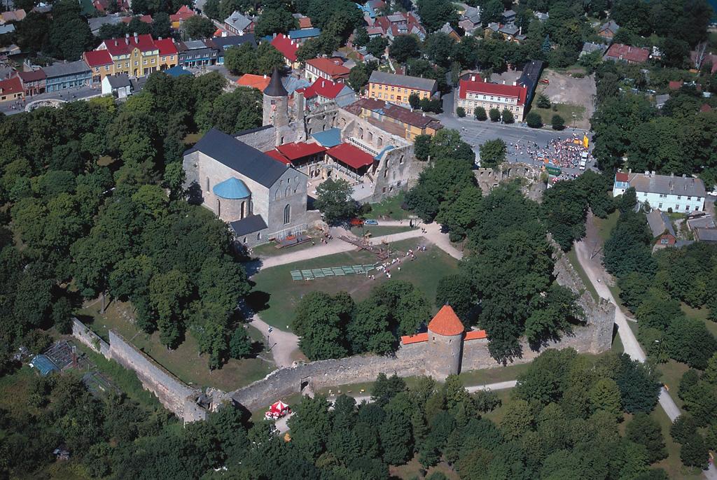 Епископский замок, Хаапсалу, Эстония