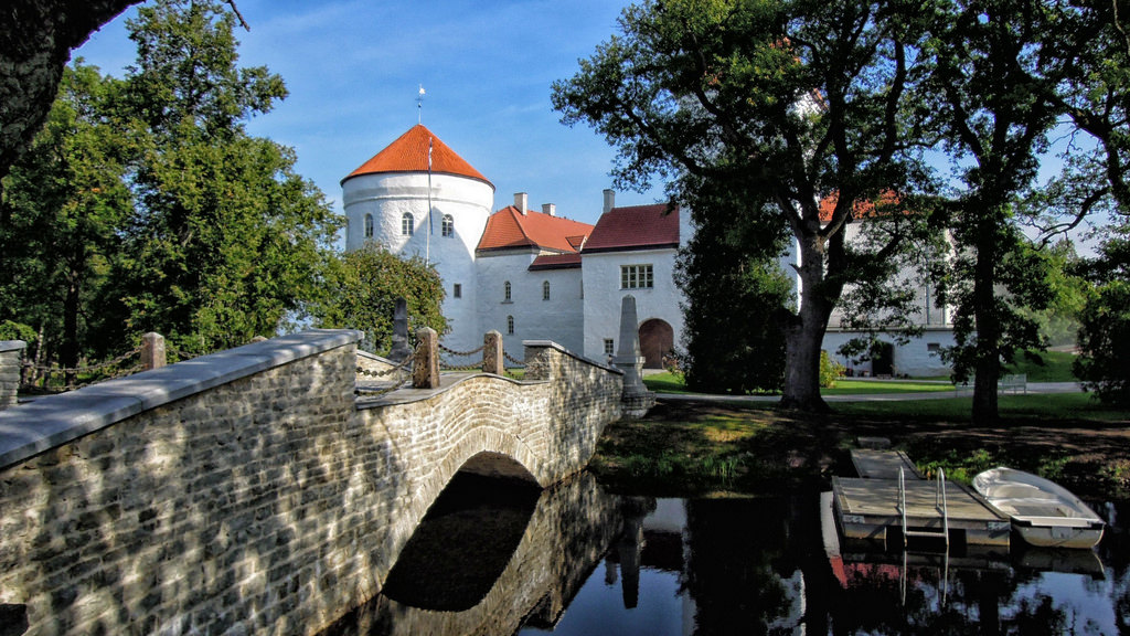 Замок Колувере Эстония